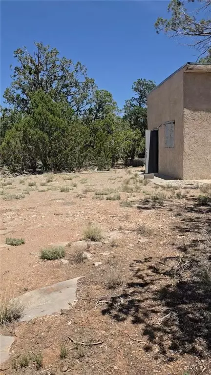 32220 W Conejo Rd, Seligman, AZ 86337