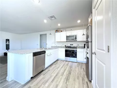 Kitchen - 3487 E Ames Ave, Kingman, AZ 86409 photo 4 of 5