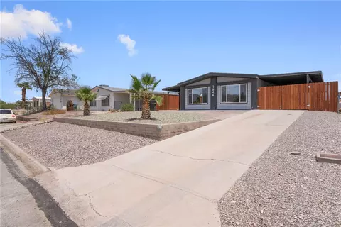 1644 Bluebonnet Blvd, Bullhead City, AZ 86442
