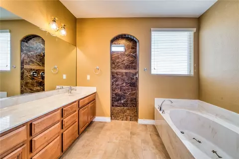 Bath - 9076 E Mountain Shadow Rd, Kingman, AZ 86401 photo 3 of 6