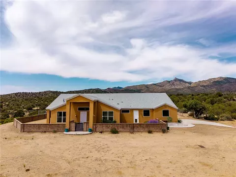 Exterior - 9076 E Mountain Shadow Rd, Kingman, AZ 86401 photo 15 of 22
