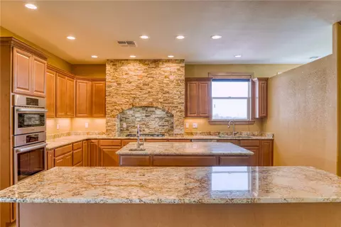 Kitchen - 9076 E Mountain Shadow Rd, Kingman, AZ 86401 photo 9 of 11