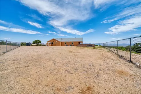 Exterior - 9076 E Mountain Shadow Rd, Kingman, AZ 86401 photo 10 of 22