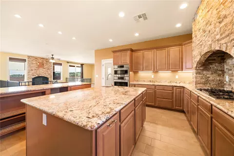 Kitchen - 9076 E Mountain Shadow Rd, Kingman, AZ 86401 photo 11 of 11