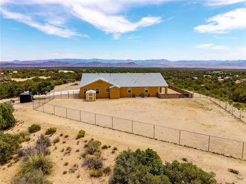 Exterior - 9076 E Mountain Shadow Rd, Kingman, AZ 86401 photo 21 of 22