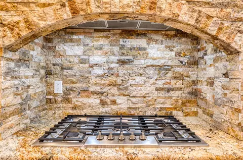 Kitchen - 9076 E Mountain Shadow Rd, Kingman, AZ 86401 photo 5 of 11