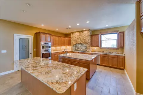 Kitchen - 9076 E Mountain Shadow Rd, Kingman, AZ 86401 photo 2 of 11