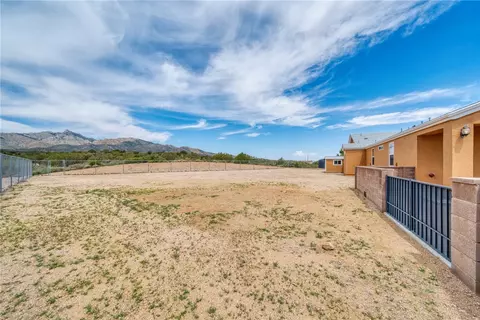 Exterior - 9076 E Mountain Shadow Rd, Kingman, AZ 86401 photo 9 of 22