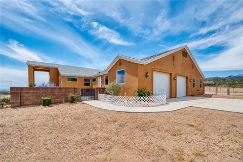 Exterior - 9076 E Mountain Shadow Rd, Kingman, AZ 86401 photo 2 of 22