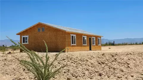 16457 S Lynn Ave, Yucca, AZ 86438