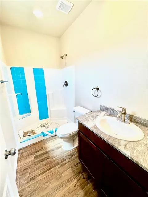 Bath - 3500 E Thompson Ave, Kingman, AZ 86409 photo 2 of 2