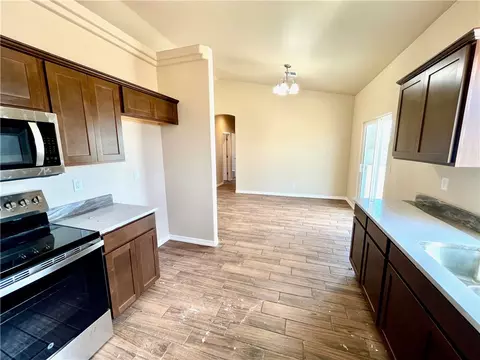 Kitchen - 3500 E Thompson Ave, Kingman, AZ 86409 photo 1 of 4