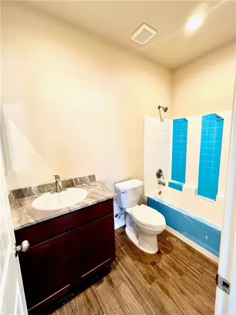 Bath - 3500 E Thompson Ave, Kingman, AZ 86409 photo 1 of 2