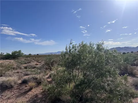 7264 E Stetson Dr, Kingman, AZ 86401 photo 2
