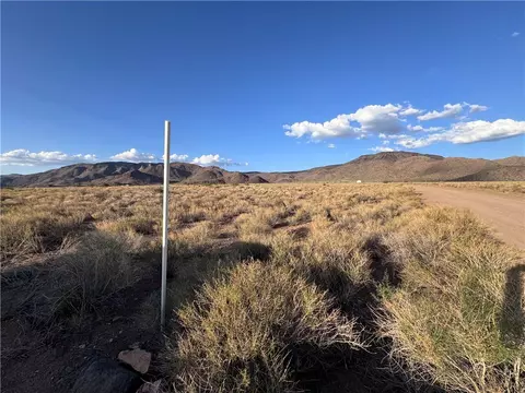 000 N Dustin Dr, Kingman, AZ 86401