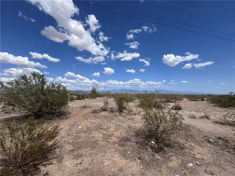 000 S Pima Rd, Golden Valley, AZ 86413
