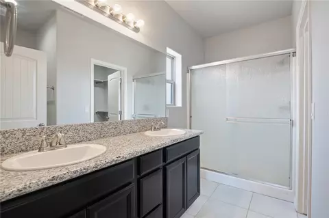 Bath - 2649 E Luna Vis, Kingman, AZ 86409 photo 2 of 2