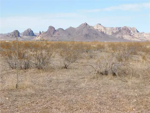 3128 S Zircon Rd, Golden Valley, AZ 86413