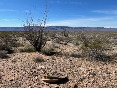 00 Arlington Rd, Yucca, AZ 86438