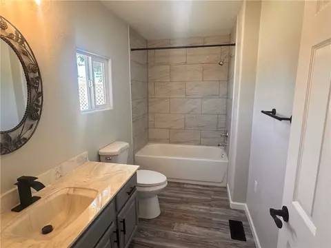 Bath - 3510 E Devlin Ave, Kingman, AZ 86409 photo 2 of 2