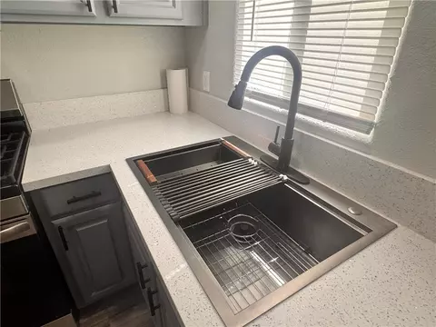 Kitchen - 3510 E Devlin Ave, Kingman, AZ 86409 photo 4 of 5