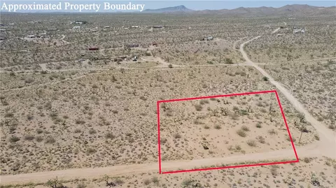 8255 Santa Cruz Dr, White Hills, AZ 86445
