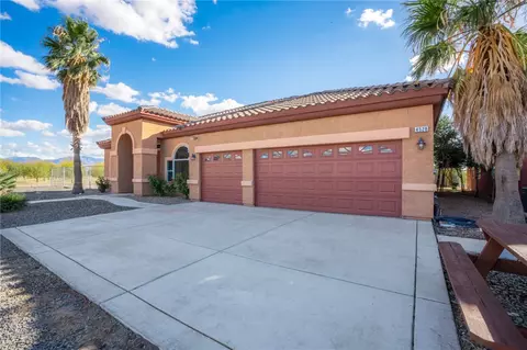 4536 Dora Dr, Golden Valley, AZ 86413