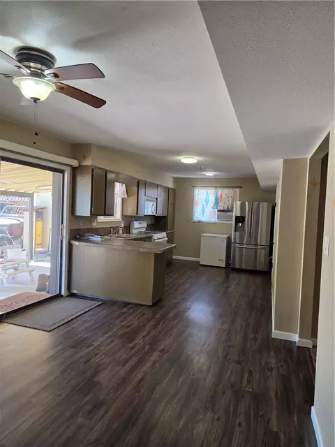 Kitchen - 3120 E Ames Ave, Kingman, AZ 86409 photo 2 of 5