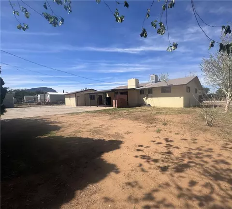 Exterior - 3120 E Ames Ave, Kingman, AZ 86409 photo 11 of 12