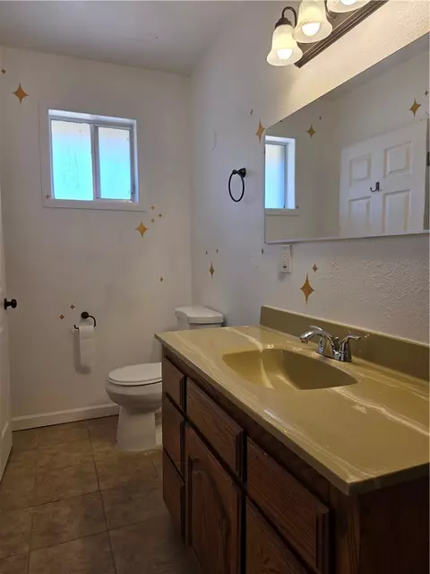 Bath - 3120 E Ames Ave, Kingman, AZ 86409 photo 6 of 6