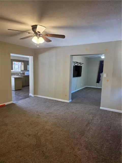Living - 3120 E Ames Ave, Kingman, AZ 86409 photo 2 of 8