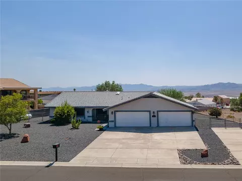 823 Warren Rd, Bullhead City, AZ 86429