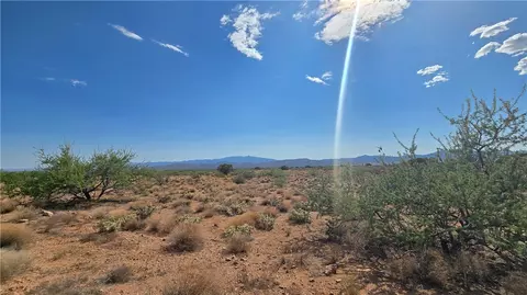 00 N Tyree Rd, Hackberry, AZ 86411