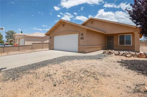 10002 N Concho Dr, Kingman, AZ 86401
