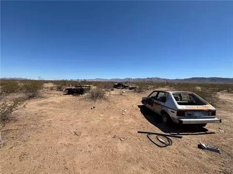 010 Adobe Rd # C, Golden Valley, AZ 86413