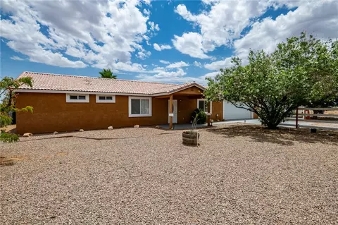 5062 W Burro Dr, Golden Valley, AZ 86413