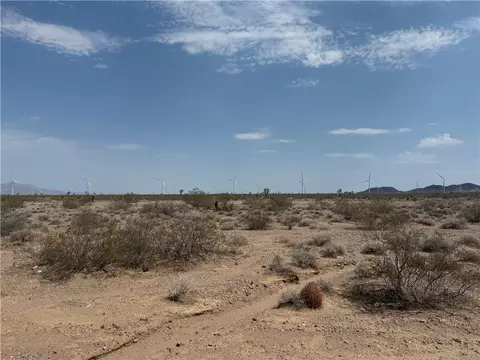 11437 W Maverick Dr, White Hills, AZ 86445