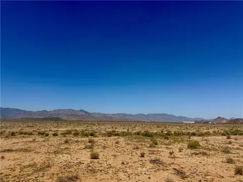36 N 92 N Avenida Palma, Kingman, AZ 86401