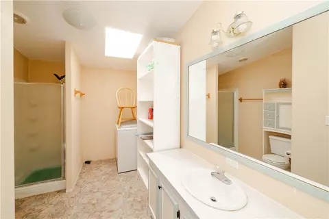 Bath - 10293 E Amber Ct, Hackberry, AZ 86411 photo 1 of 2