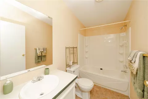 Bath - 10293 E Amber Ct, Hackberry, AZ 86411 photo 2 of 2