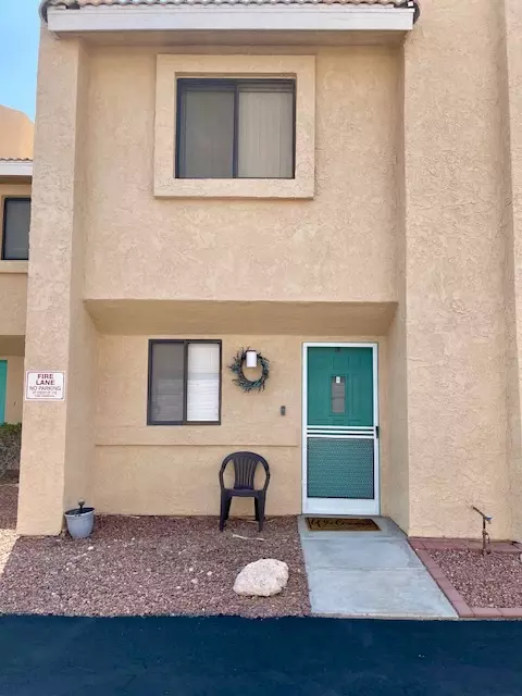 3400 Sunriver Rd #B2, Bullhead City, AZ 86429