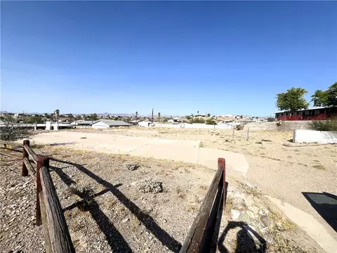 1650 Mesa Vista Dr, Bullhead City, AZ 86442