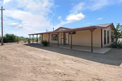 3277 N Kelvin Rd, Golden Valley, AZ 86413