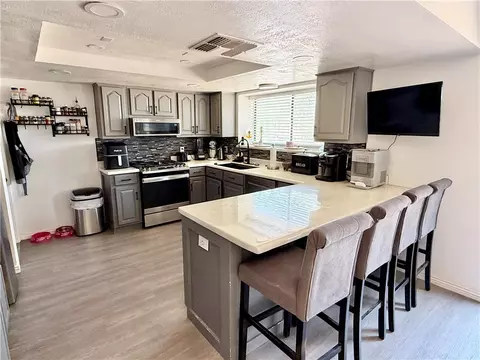 Kitchen - 3223 E Potter Ave, Kingman, AZ 86409 photo 1 of 3