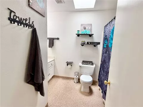 Bath - 3223 E Potter Ave, Kingman, AZ 86409 photo 2 of 4