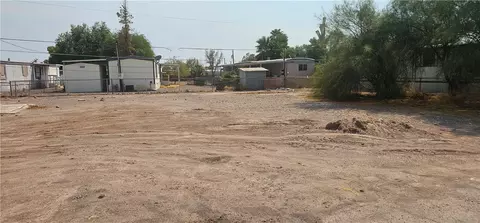 322 Santa Cruz Ave, Bullhead City, AZ 86442