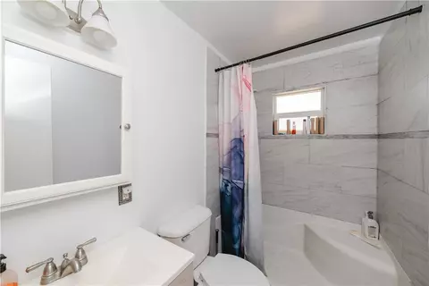 Bath - 2990 E Ames Ave, Kingman, AZ 86409 photo 1 of 1