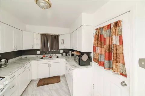 Kitchen - 2990 E Ames Ave, Kingman, AZ 86409 photo 1 of 3