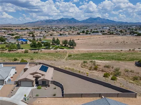 View/Area - 2124 John Wayne Dr, Kingman, AZ 86409 photo 2 of 9
