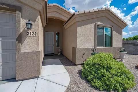 Exterior - 2124 John Wayne Dr, Kingman, AZ 86409 photo 6 of 23
